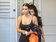 Kim Kardashian seksownie w czerni